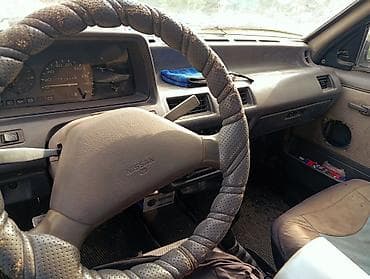 домкрат 210: Nissan Sunny: 1991 г., 1.3 л, Механика, Бензин, Хэтчбэк — 1