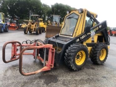 трейлер дом на колесах: Погрузчик, Ford, Колесный, Фронтальный — 2