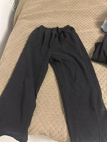 Черные утепленные спортивные штаны - Прямой крой, слегка расклешенная