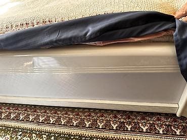 продаю мягкий мебель: Двуспальная кровать, С мягким изголовьем, длина - 200 см — 4