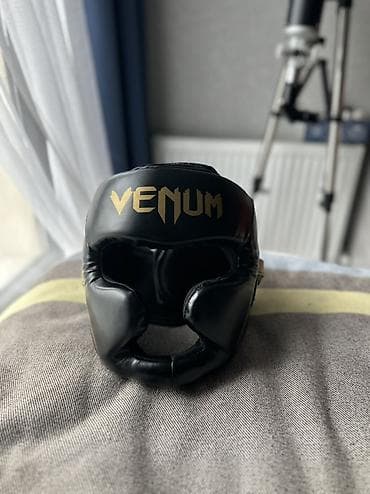 Боксерский шлем Venum (закрытый тип) - Цвет: черный с золотыми