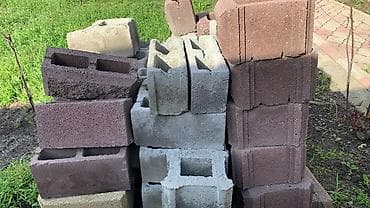 Терезелер жана комплектөөчүлөр: Продаю тумбы рваные.цвет шоколад и пескоблок на 15 размер,остаток — 1