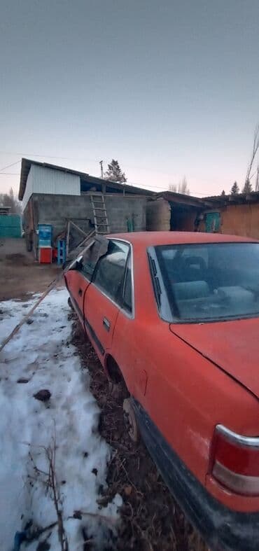 продаю в связи с переездом: Mazda 626: 1989 г., 2 л, Механика, Бензин, Седан — 8