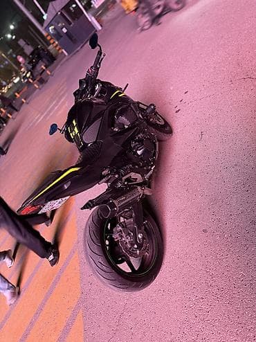 всё родное: Спортбайк Kawasaki, 800 куб. см, Бензин — 3