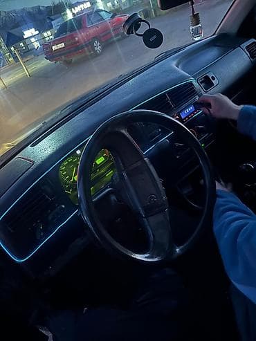 audi a4 2005: Volkswagen Golf: 1993 г., 1.8 л, Ручные, Бензин, Хэтчбэк — 5