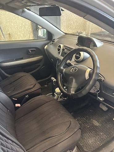Продажа авто: Toyota Ist: 2003 г., 1.5 л, Автомат, Бензин, Хэтчбэк — 5