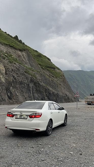 audi tt: Toyota Camry: 2017 г., 2.5 л, Автомат, Бензин, Седан — 2