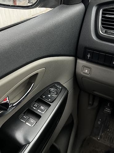 w210 2 2: Kia Carnival: 2019 г., 2.2 л, Автомат, Дизель, Минивэн — 8