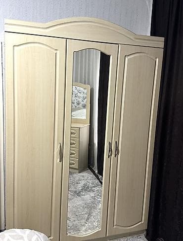 Спальные гарнитуры: Спальный гарнитур, Б/у, Тумба, Шкаф, Двуспальная кровать, Дерево, Платная доставка, Самовывоз, цвет - Бежевый — 4