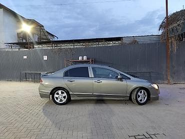 Honda Civic: 2008 г., 1.8 л, Автомат, Бензин, Седан — 4