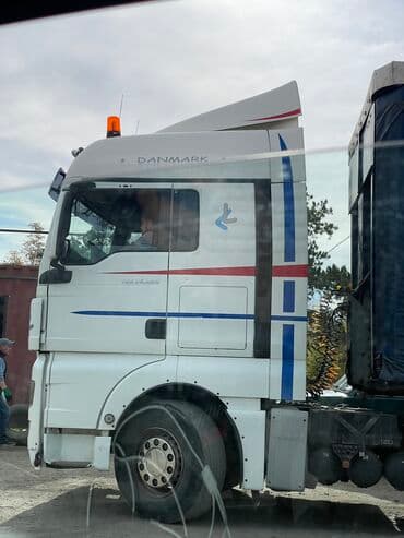 строитель универсал: Требуется Водитель грузового транспорта, Категория прав (CE), На тягач, Более 5 лет опыта, Гибкий график, Старше 23 лет — 2