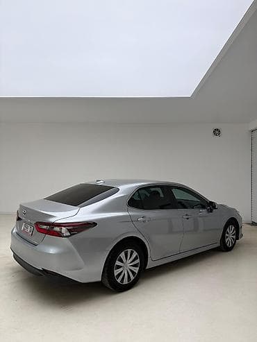 byd seagull: Toyota Camry: 2021 г., Гибрид, Седан — 2