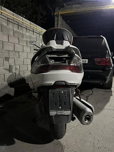 скутера: Макси‑скутер Suzuki Burgman (серия 400) в комплектации для дальних — 6
