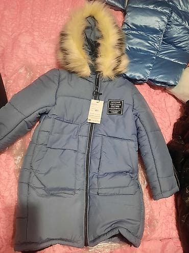 пуховик на девочку: Куртка зимняя для девочки наверное от6 до 8лет.цена 1000с — 1