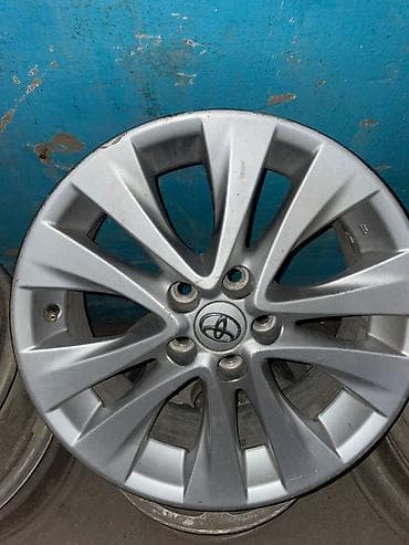 Диски: Литые Диски R 18 Toyota, Комплект, отверстий - 5, Б/у — 3