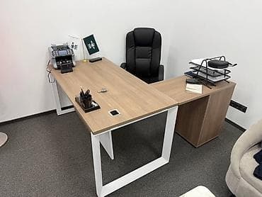 Офисные столы: Офисный комплект: стол руководителя с приставкой и кресло - Стол в — 2