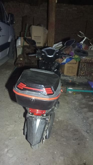 скутер м10: Электроскутер городского типа в сером цвете пробег 3200 всё работает — 3