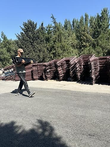 Холодильное оборудование: Строительные леса рамного типа Описание: - Рамные металлические леса — 1