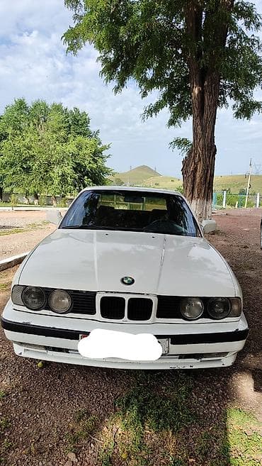 gac aion y plus: BMW 5 series: 1992 г., 2 л, Механика, Бензин, Седан — 4