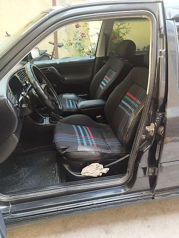 Продажа авто: Volkswagen Golf: 1994 г., 1.8 л, Механика, Бензин, Хэтчбэк — 9