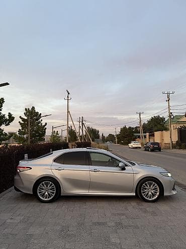 Toyota Camry: 2019 г., 2.5 л, Вариатор, Гибрид, Седан — 3