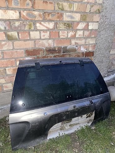 Крышка багажника Nissan, 2002 г., Б/у, Оригинал at lalafo.kg Крышка багажника Nissan, 2002 г., Б/у, Оригинал