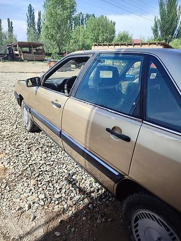 e53 4 8: Audi 100: 1986 г., 2.3 л, Механика, Бензин, Седан — 1