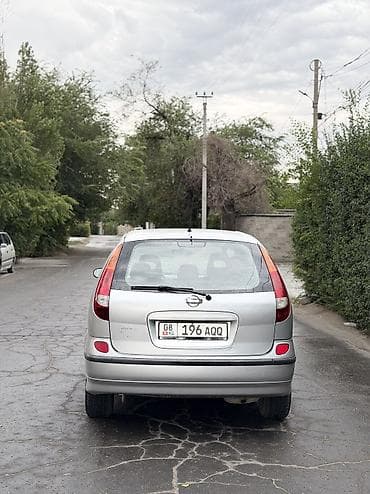 Nissan Almera Tino: 2001 г., 1.8 л, Механика, Бензин, Лифтбек — 3