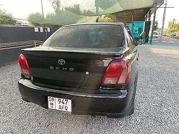 Toyota Echo: 2000 г., 1.5 л, Автомат, Бензин, Седан — 2