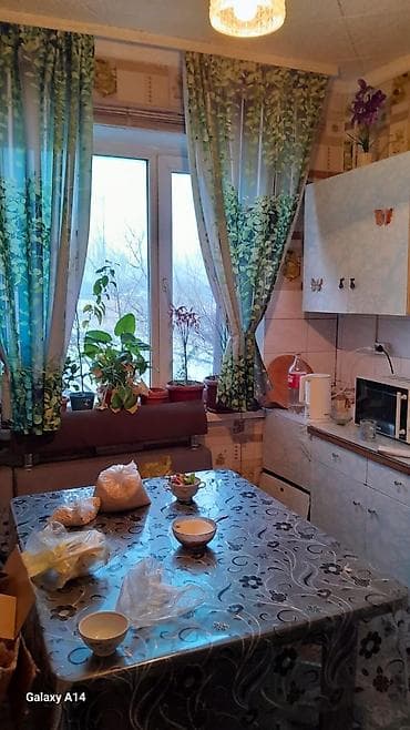 отель восток 5: 3 комнаты, 70 м², 105 серия, Старый ремонт — 3