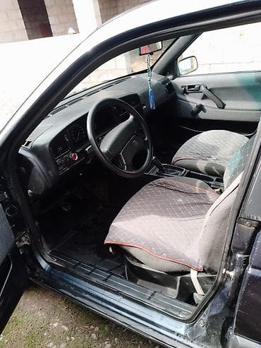 Volkswagen: Volkswagen Passat Variant: 1988 г., 1.8 л, Механика, Бензин, Универсал — 1