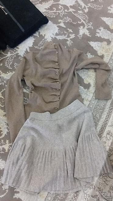 куртка дубленка: Продаю пакет вещей, размер 42-44.Женский комплект верхней одежды и — 10