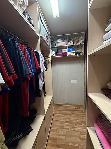 сдаю каые: 200 м², 4 комнаты, Семейным — 3