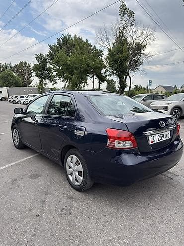 byd e7: Toyota Yaris: 2007 г., 1.5 л, Автомат, Бензин, Седан — 3