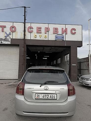 Транспорт: Toyota Corolla: 2004 г., 1.4 л, Кол менен иштөөчү, Хетчбек — 7
