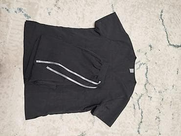 Медицинский костюм (топ + брюки), темно‑серый цвет. - Топ: с