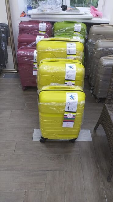 купить чемодан дешево: Чемодан, Новый, Материал: Полиэстер, Маленький (до 40 л), С выдвижной ручкой — 2