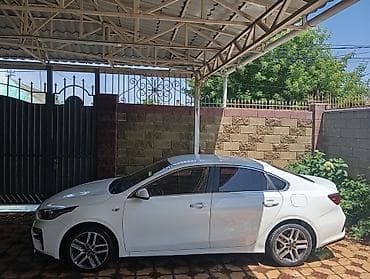 byd plus: Kia K3: 2020 г., Седан — 5