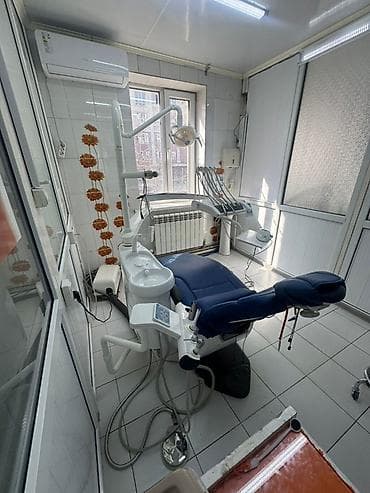 Медицинская одежда: Стоматологическая установка с креслом-лежаком и навесным модулем — 1