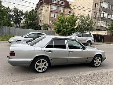 бар авто: Mercedes-Benz W124: 1994 г., 2.2 л, Автомат, Бензин, Седан — 5