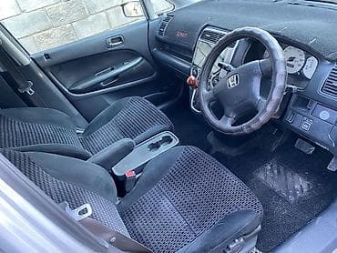 салон гольф 4: Honda Stream: 2002 г., 1.7 л, Автомат, Бензин, Минивэн — 7