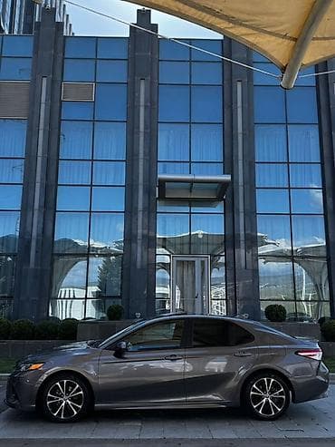 Toyota Camry: 2020 г., 2.5 л, Автомат, Бензин, Седан — 5