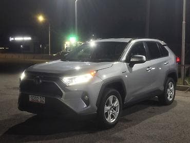 авто портер: Toyota RAV4: 2021 г., 2.5 л, Автомат, Гибрид, Кроссовер — 1