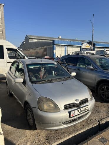 авто из кореии: Toyota Vitz: 2000 г., 1 л, Автомат, Бензиновая, Хэтчбэк — 1