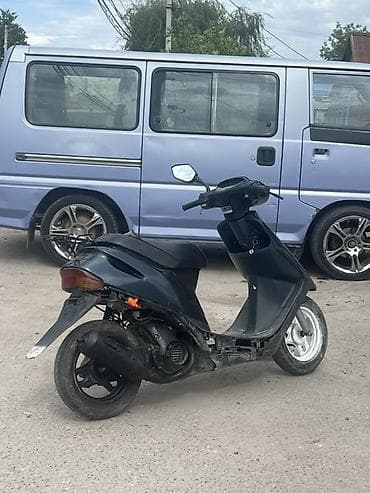 мопеды 50 куб: Тип скутера Honda, 50 куб. см, Бензин — 4