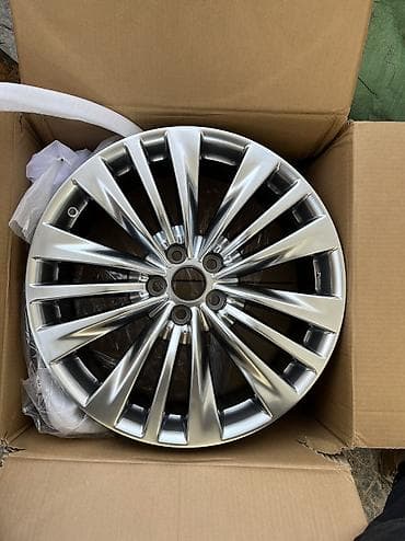 vossen 16: Литые Диски R 20 Toyota, Комплект, отверстий - 5, Новый — 1