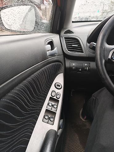 Hyundai Solaris: 2014 г., 1.6 л, Автомат, Бензин, Седан — 8