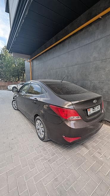 Hyundai Solaris: 2015 г., 1.4 л, Механика, Бензин, Седан at lalafo.kg Hyundai Solaris: 2015 г., 1.4 л, Механика, Бензин, Седан