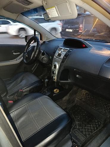 haval h3: Toyota Yaris: 2008 г., 1.3 л, Ручные, Бензин, Хэтчбэк — 8