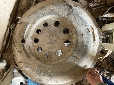 срочно продаю в связи с переездом: Место для запаски транспортёр т 2 — 2